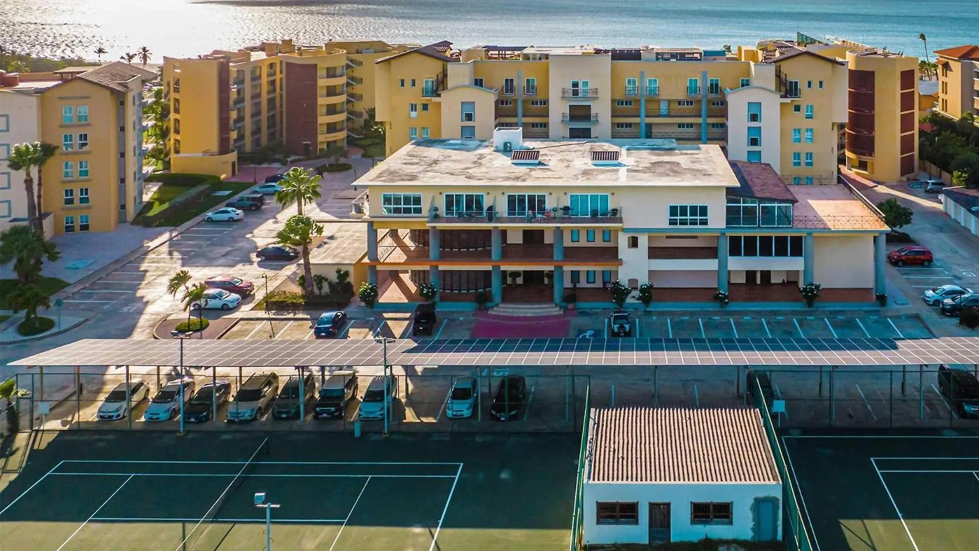 Beachfront - Amber Penthouse 2Br Condo - P512 شاطئ بالم 0*,  أروبا