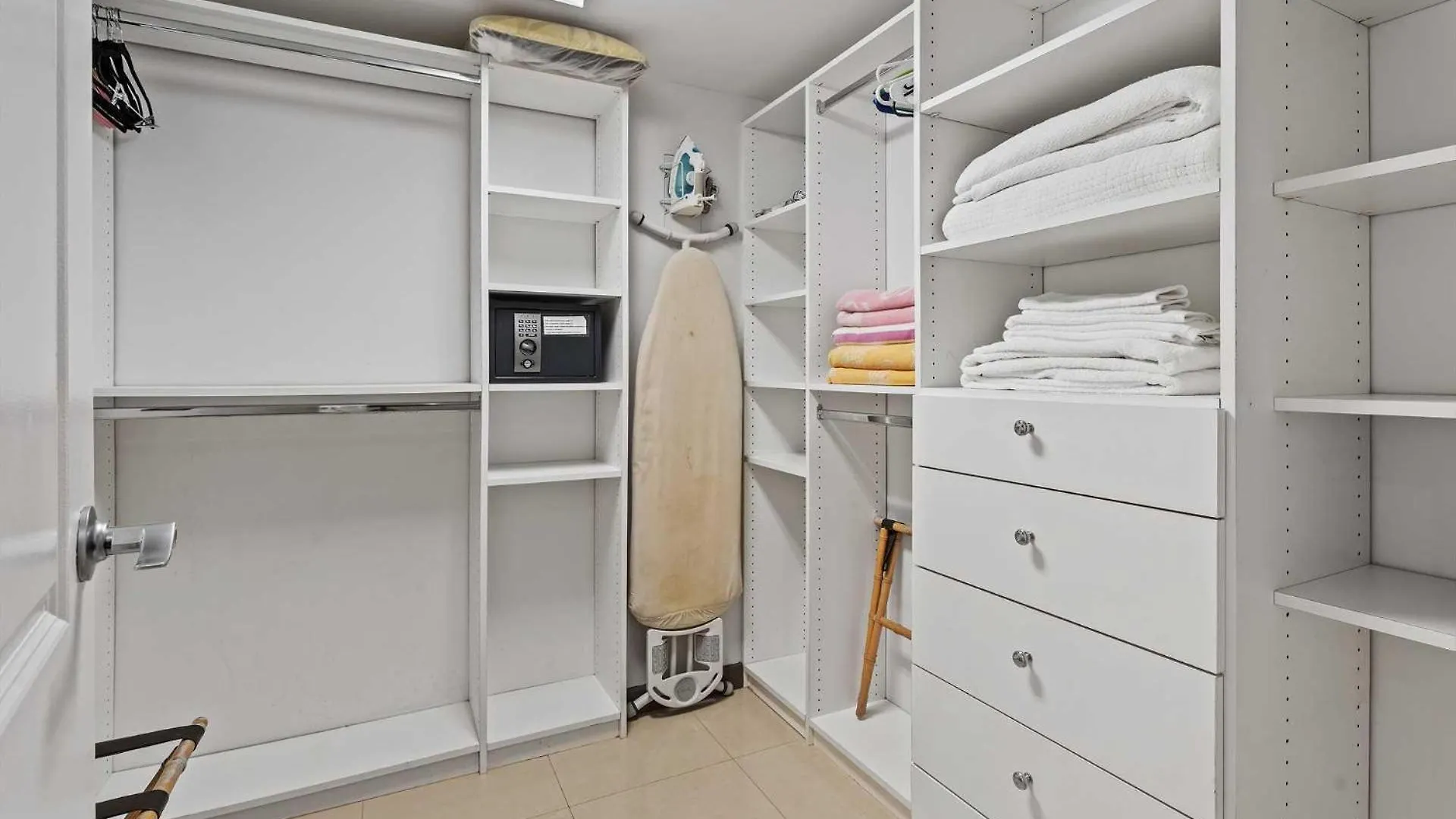 Beachfront - Amber Penthouse 2Br Condo - P512 شاطئ بالم