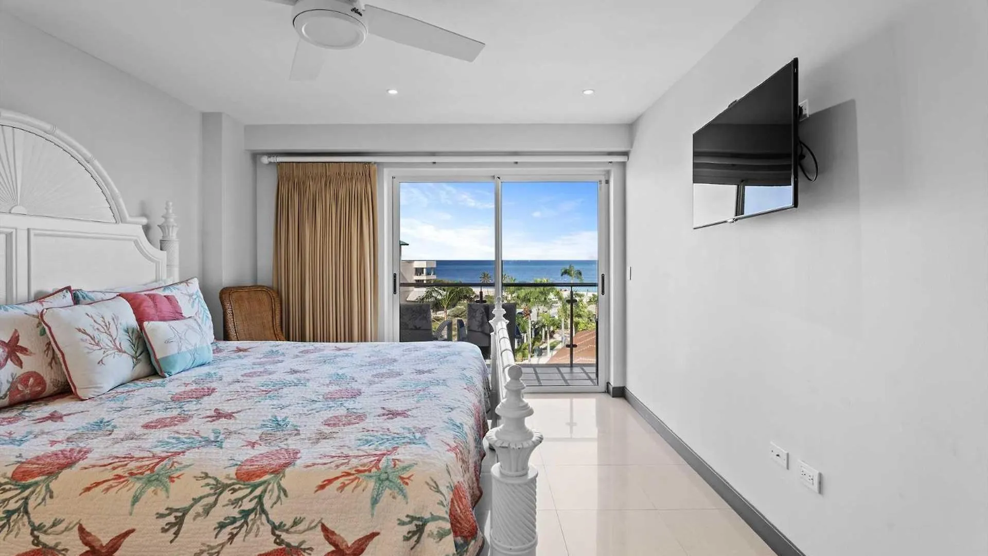 Beachfront - Amber Penthouse 2Br Condo - P512 شاطئ بالم أروبا