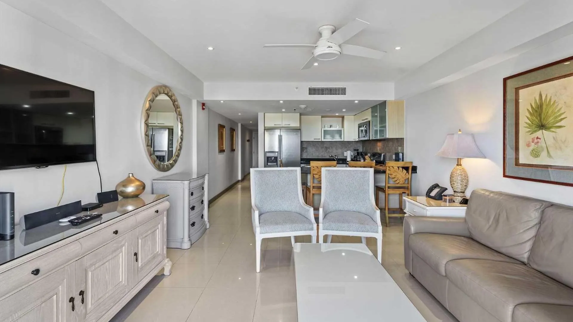 بيت للعطل Beachfront - Amber Penthouse 2Br Condo - P512 شاطئ بالم