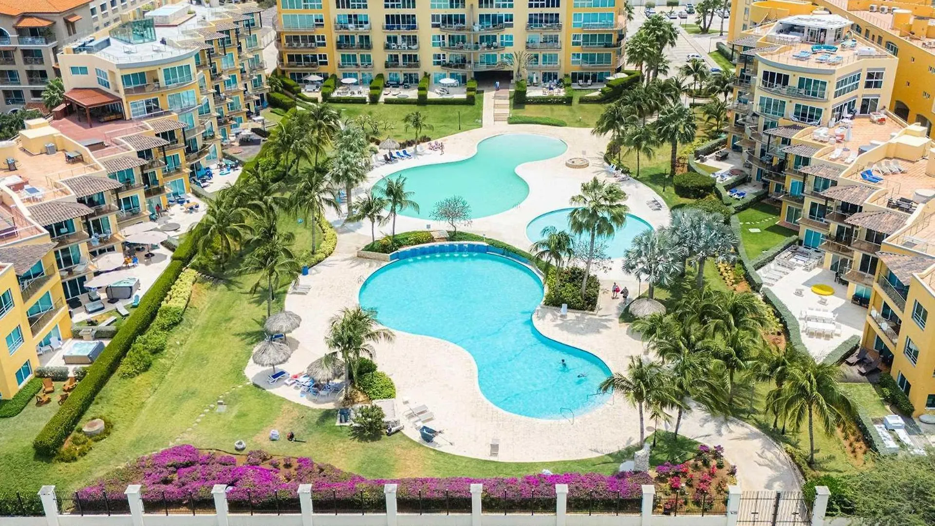 Beachfront - Amber Penthouse 2Br Condo - P512 شاطئ بالم