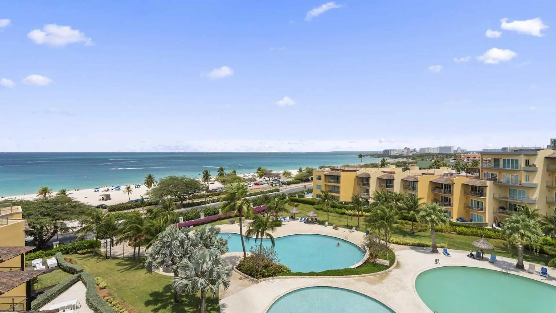 بيت للعطل Beachfront - Amber Penthouse 2Br Condo - P512 شاطئ بالم